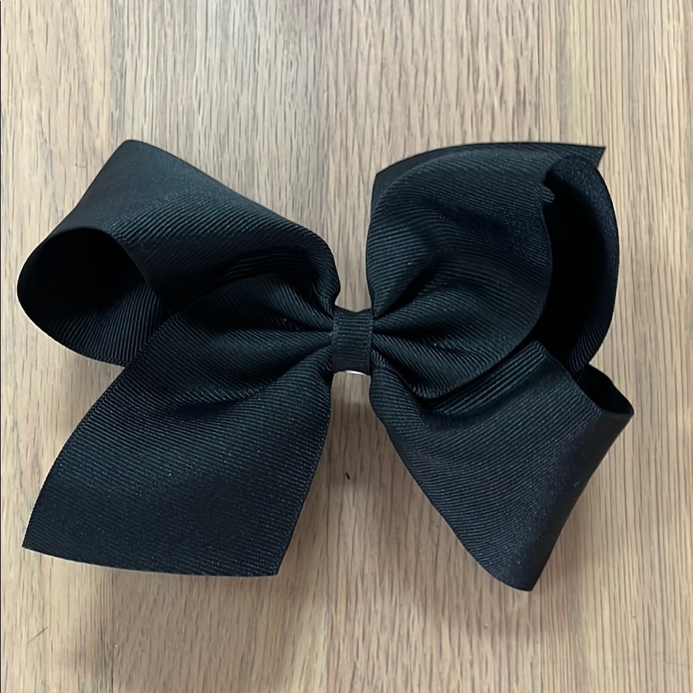 Black Hair Bow